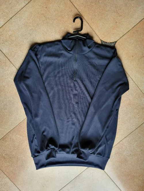 Pull demi zippé (demi zip)