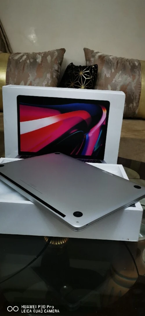 MACBOOK PRO M2 8G /512G JADID JAMIE UTILISÉ CYCLE :03
