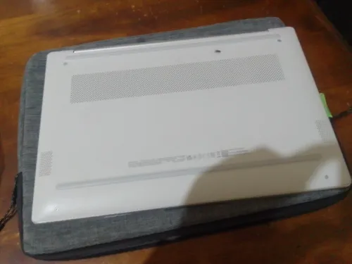 HP laptop 14 i3 N305 (12éme gènèration) 8GB 256SSD 14"FHD très BON ETAT