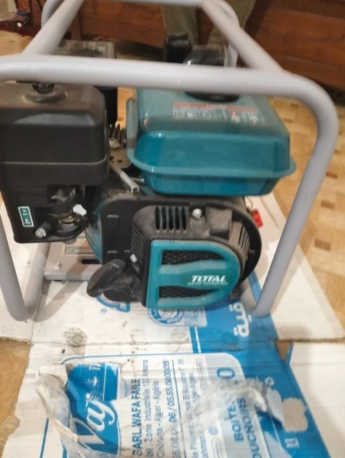 Pompe à eau moteur essence 50 mm peu servi en très bon état 