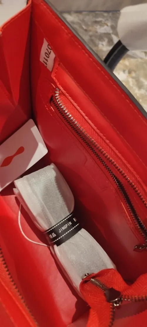 Sac à mains pour femmes CHRISTIAN LOUBOUTIN 