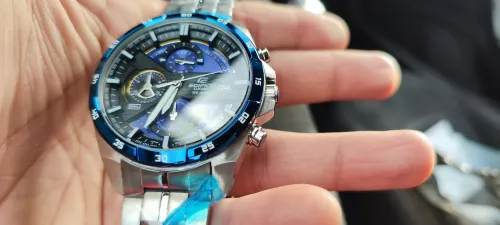 SOLDE: Montres CASIO EFR-556DB-2