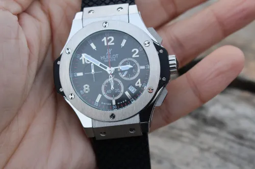 PROMOTIONS SOLDES: Montres HUBLOT BIG BANG Steel
