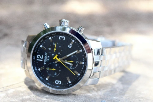 Montres pour hommes TISSOT PRC 200 Nouveau modèle Noire/Jaune