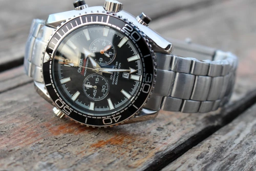 SOLDES / PROMOTIONS: Montres OMEGA Seamaster Planet Ocean