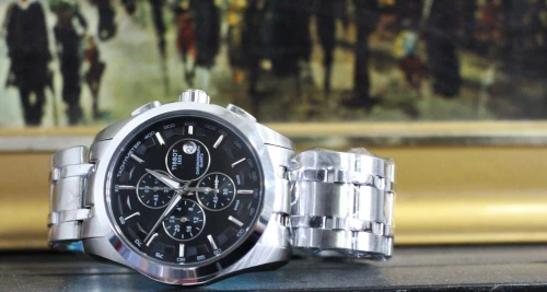 Montre TISSOT Couturier Chronographe