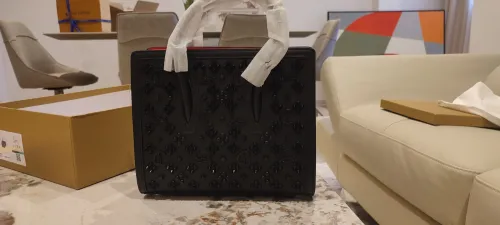 Sac à mains pour femmes CHRISTIAN LOUBOUTIN 