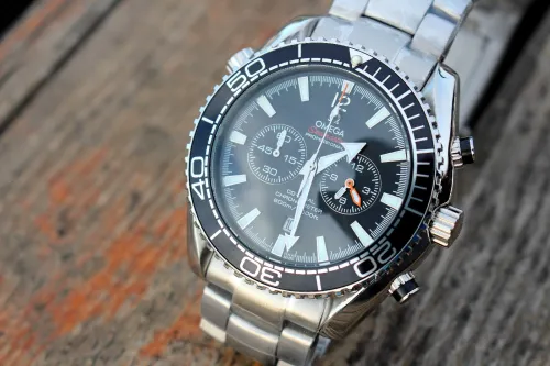 Montres de luxe OMEGA SEAMASTER Planet Ocean Chronographe Acier 