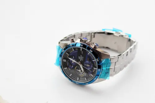SOLDE: Montres CASIO EFR-556DB-2