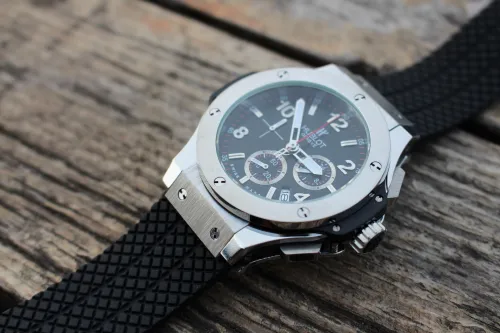 PROMOTIONS SOLDES: Montres HUBLOT BIG BANG Steel