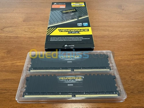 Kit de mémoire VENGEANCE RGB PRO 16 GO (2 x 8 GO) DDR4 DRAM 3 200 MHz C16 noir
