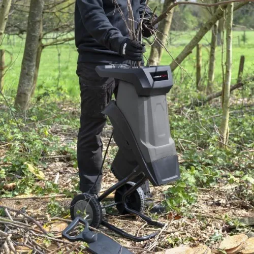 Broyeur de végétaux 2400W