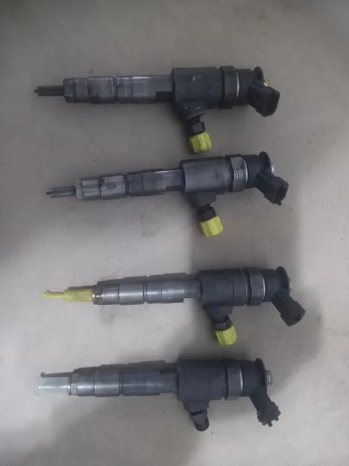 4 injecteurs  1.6 hdi