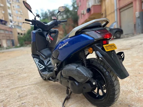 YAMAHA NMAX 