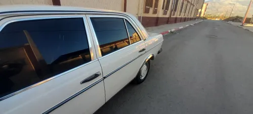 Mercedes Classe E 1982 Classe E
