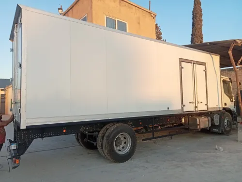 Fabrication de conteneur pour camion تصنيع حاويات الشاحنات