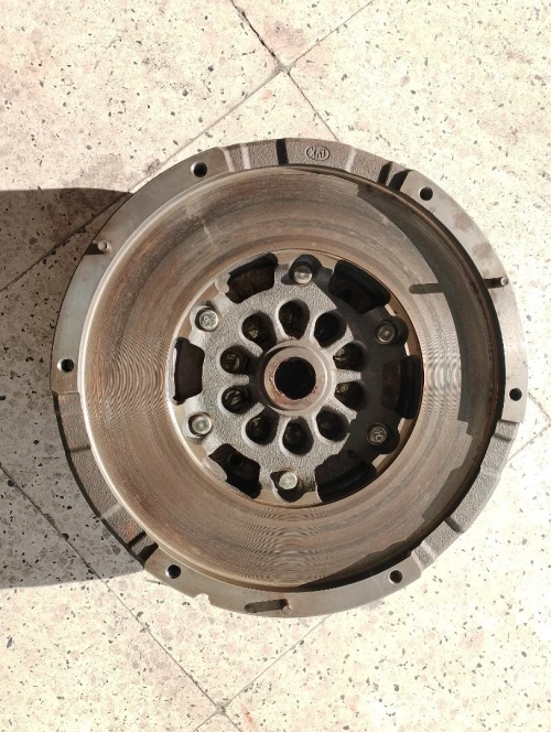 Volant moteur débrayable