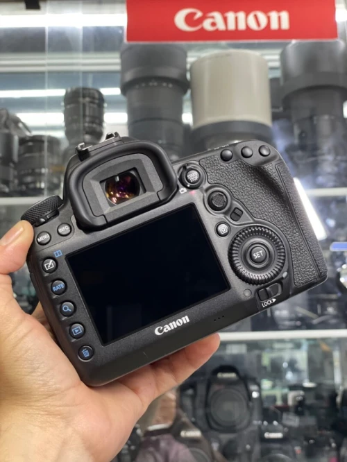 Canon 5D Mark IV 