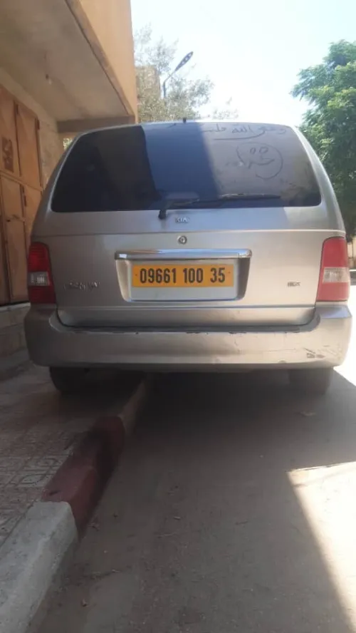 Kia CARNIVAL 2000 