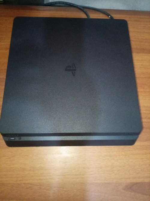 PlayStation 4 slim falashe