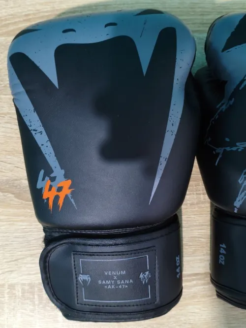 Gants de boxe VENUM 14 OZ haute qualité 
