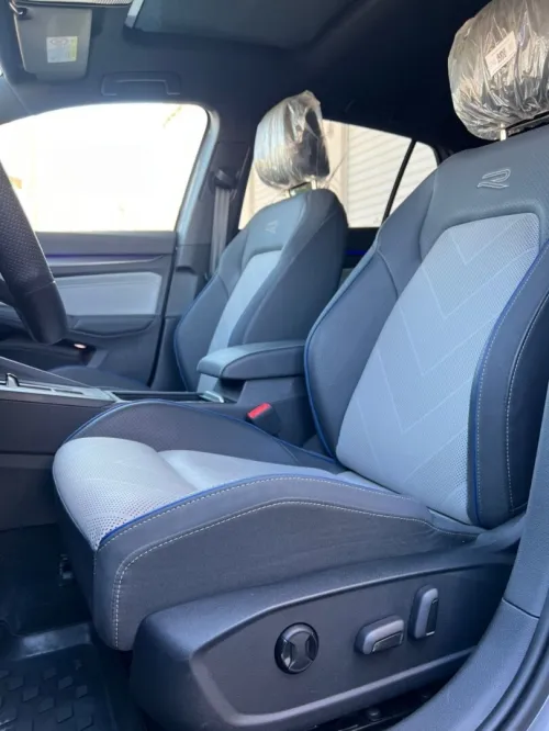 Volkswagen Golf 8 2025 R-Line