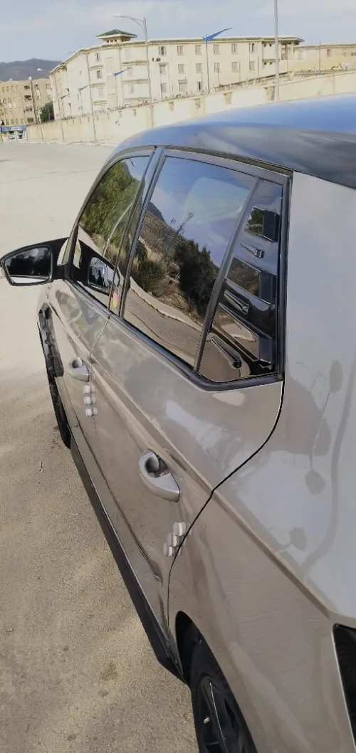 Skoda Fabia 2015 Style (avec toit panoramique)