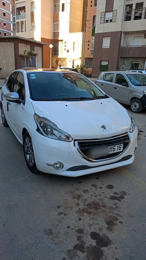 Peugeot 208 2015 Allure