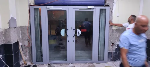 Porte blinde aluminium Série 75000 avec lecteur cib 