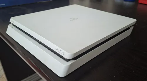 Playstation 4 Slim PS4