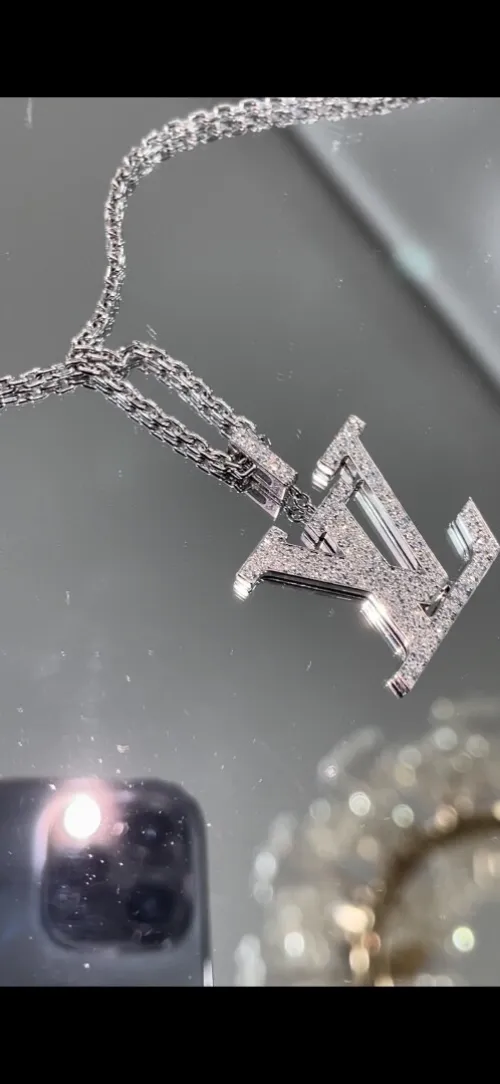 Collier Louis Vuitton or diamants