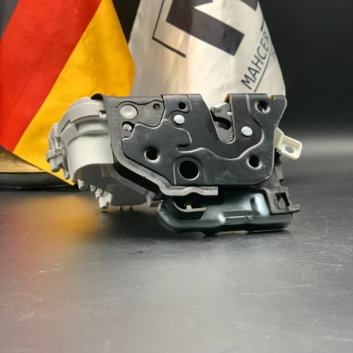 SERRURE PORTE AVANT COTE GAUCHE AUDI A1 (VW/SEAT/SKODA/AUDI)