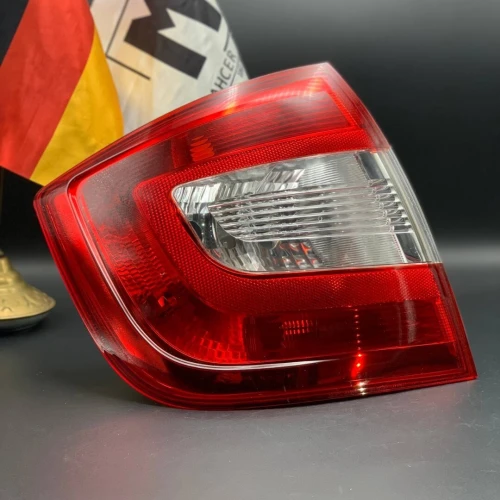 FEU ARRIERE SKODA RAPID (VW/SEAT/SKODA/AUDI)