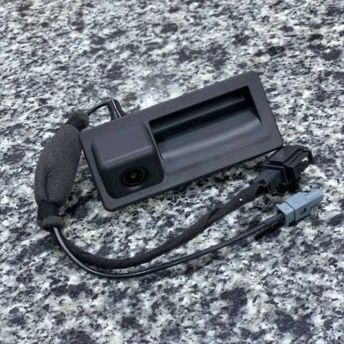 CAMERA + BOUTON MALE ( TIGUAN - AUDI Q5 Q3 A3 A4 - PASSAT B7 ) / (VW/SEAT/SKODA/AUDI)