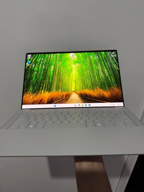 Laptop Dell 14 Permium 2025 La puissance