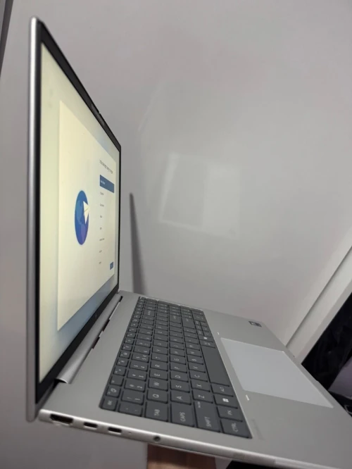 Laptop Professionnel IA HP elitebook 8 G1i