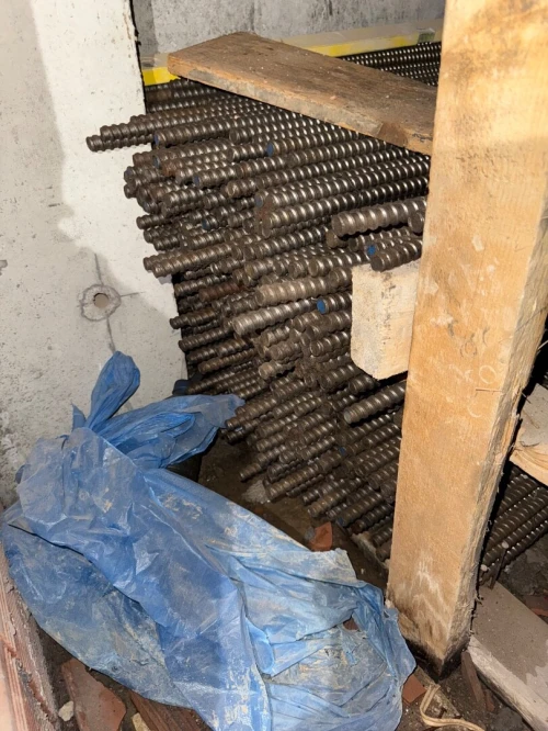 Tige/تيج جديدة مستوردة