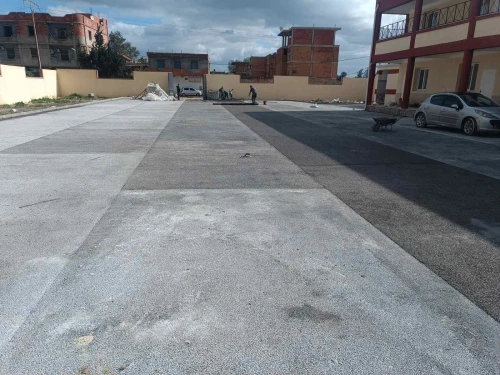 Dallage industriel et époxy résine et Béton poreux gazon synthétique 