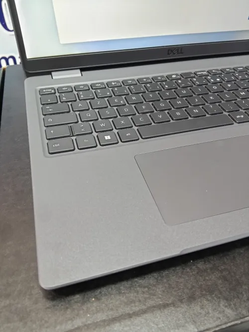 Dell latitude 3550 i51335U  RAM 16GB 512SSD écran 15.6 jamais utilisé sous emballage