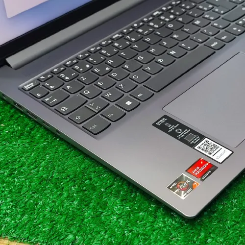 Lenovo IdeaPad Slim 3 15ABR8 Ryzen 7 7730U 16Go 512SSD 15.6'' FHD+ JAMAIS UTILISÉ 