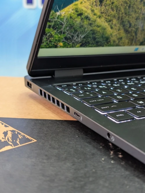 HP OMEN 16 SLIM GAMING LAPTOP 16-an0008TX / ULTRA 9 285H / RTX 5060 / 16 GB DDR5 / 1Tb SSD NVME/ écran 16'' 144 Hz FHD