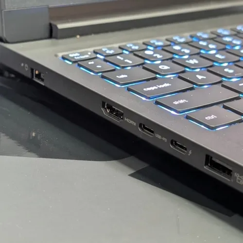 LENOVO LEGION PRO7  Intel core ULTRA 9. 32 GB 2TB RTX 5070 12GB écran 16 2k OLED jamais utilisé sous emballage