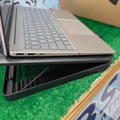 HP 15 AMD Ryzen 5 7520U RAM 16GB 512SSD écran 15.6 full HD jamais utilisé sous emballage