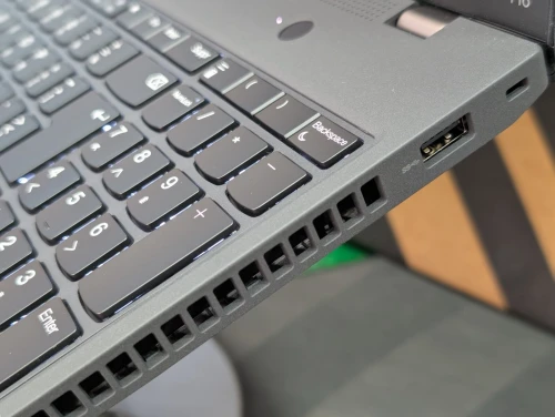 LENOVO THINKPAD T16 GEN 2 RYZEN 7 7840U16GO RAM 512SSD 16 FHD+ TACTILE JAMAIS UTILISÉ
