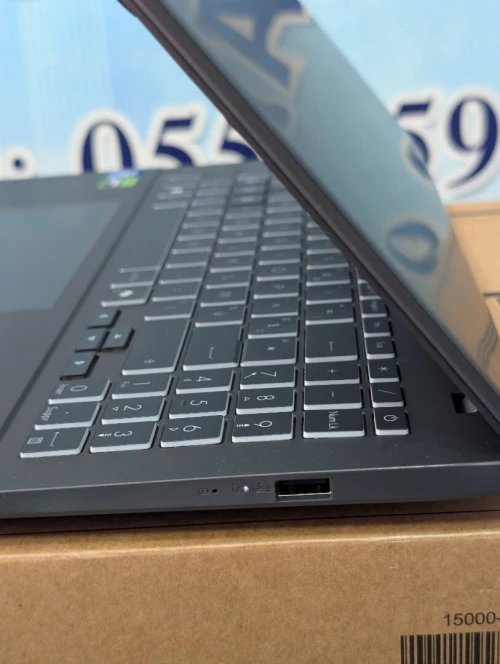 Asus v16 Intel core 7 240H RAM 32GB 1TB RTX 5060 8GB jamais utilisé SOUS emballage