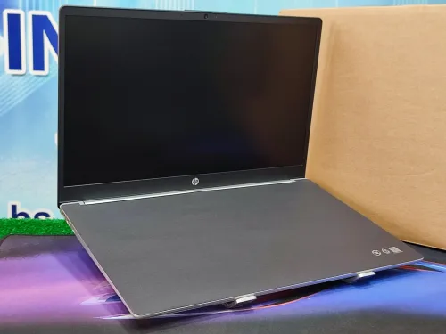 HP Laptop 15 i7 1355U 8GO RAM 512SSD 15.6 FHD Nvidia MX570 02GO GDDR6 JAMAIS UTILISÉ SOUS EMBALLAGE 
