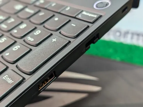 LENOVO ThinkPad E15 GEN4 I5 1235U 16GO RAM 256SSD 15.6 FHD NVIDIA MX 550 2GO JAMAIS UTILISÉ