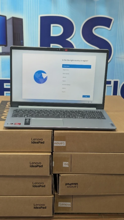 Lenovo IdeaPad 1 Ryzen 5 7520U RAM 16GB 512SSD écran 15.6 FuL HD jamais utilisé SOUS emballage