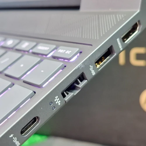 HP VICTUS GAMING 15 AMD RYZEN AI 7 350 16GO RAM 1TO SSD 15.6 FHD 144HZ RTX 5060 08GO JAMAIS UTILISÉ