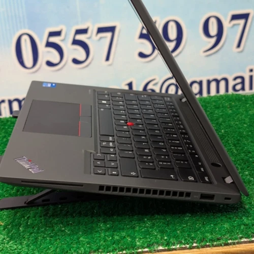 T14 i5. 1334u ram 16GB DDR5 256ssd écran 14FUL HD tactile